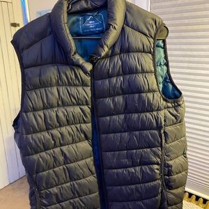 Black puffer vest